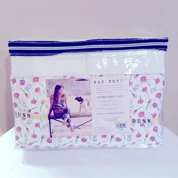 NWT Rae Dunn LOVE Floral Sheet Set with Embroidered LOVE Pillow Cases - Picture 2 of 3